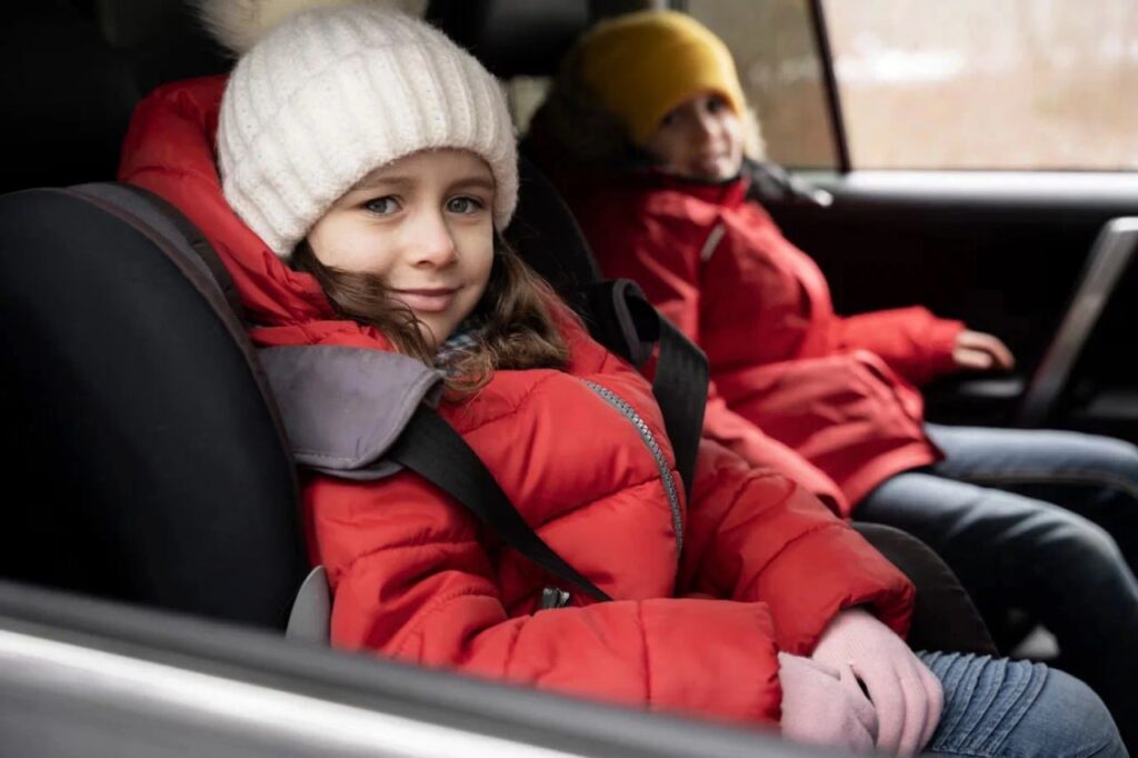ГАИ напомнила о правилах безопасной перевозки детей в автомобиле